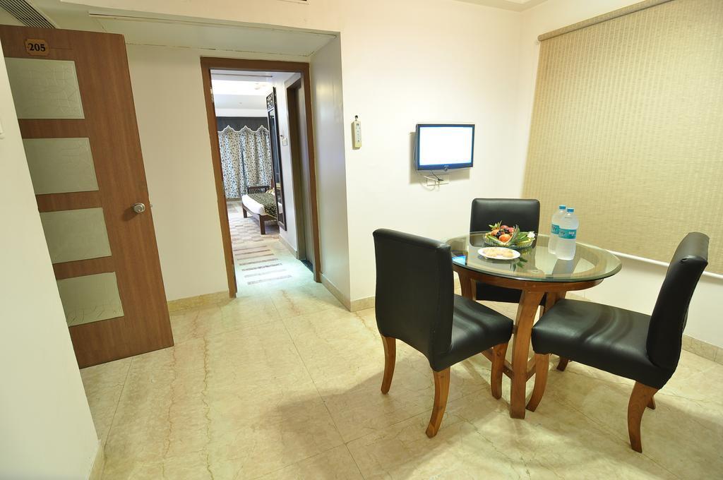 Hotel Venkatesh International Raipur  Room photo