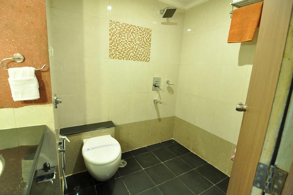 Hotel Venkatesh International Raipur  Room photo