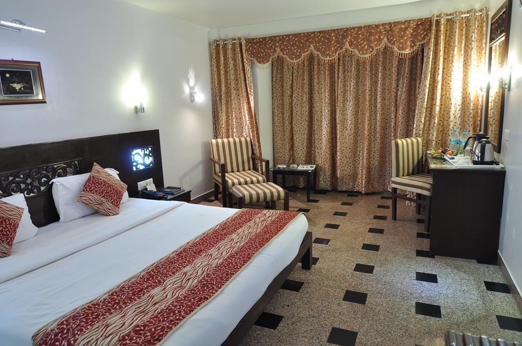 Hotel Venkatesh International Raipur  Room photo